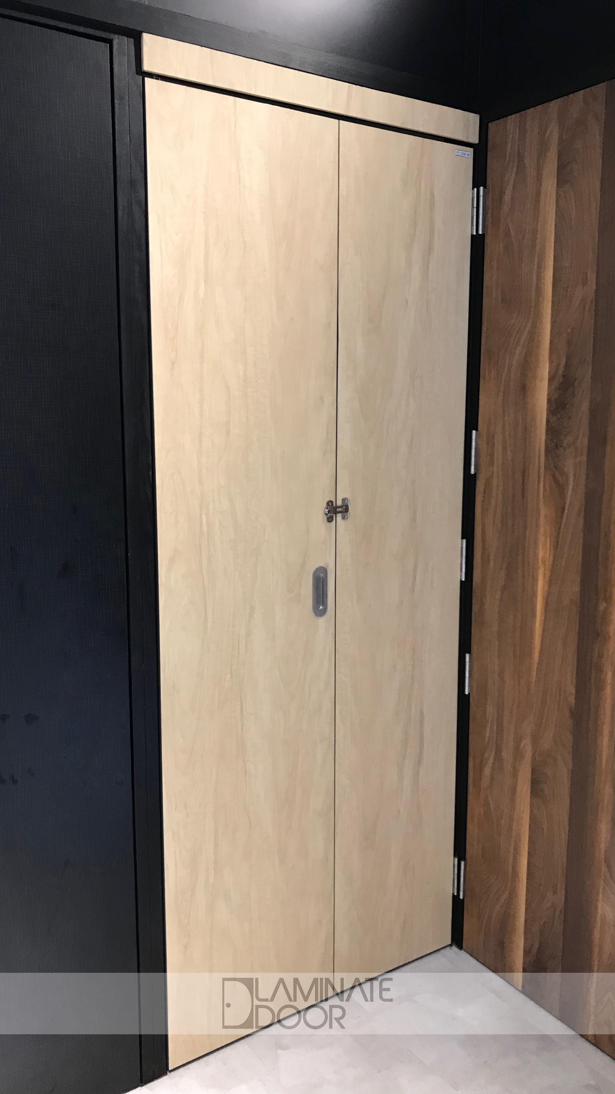 Solid Wooden Laminate Bi-fold Door