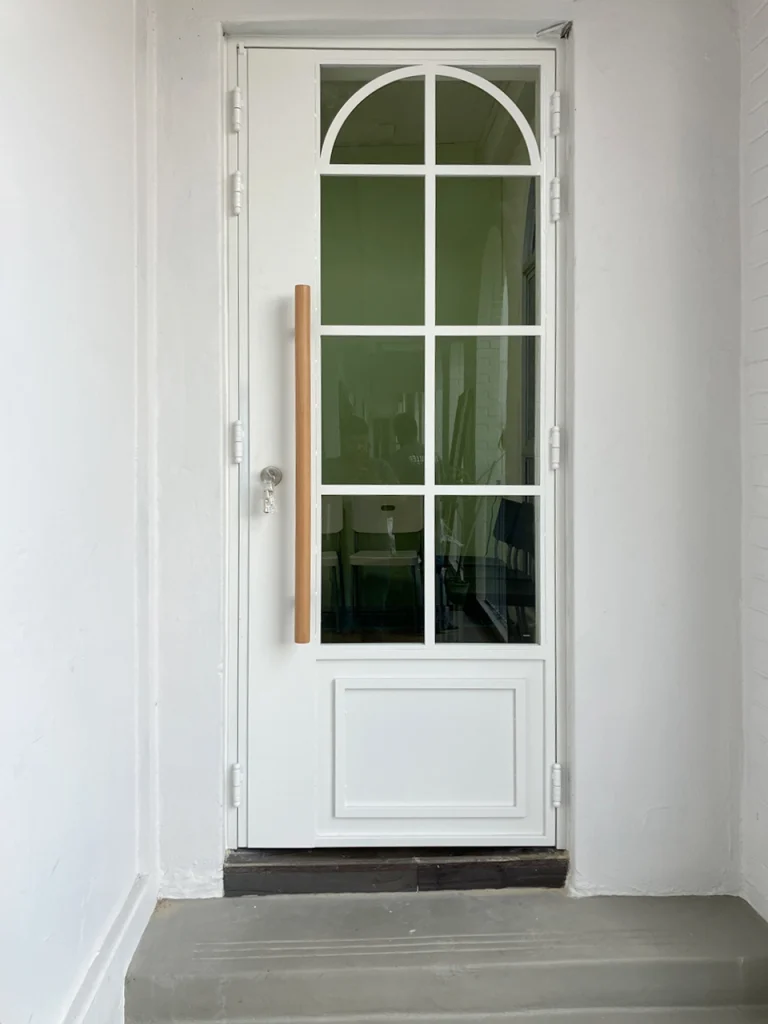 LD5R1344 clear glass gate